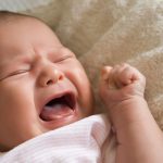 Những dấu hiệu “lạ” nhưng không đáng lo ở trẻ sơ sinh