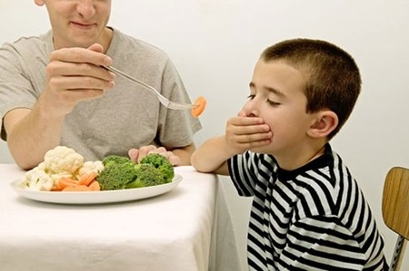 Cách đơn giản trị biếng ăn ở trẻ