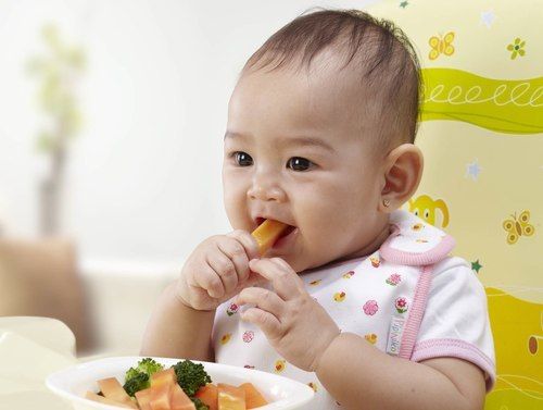 Cho trẻ 1 tuổi ăn bao nhiêu là đủ?